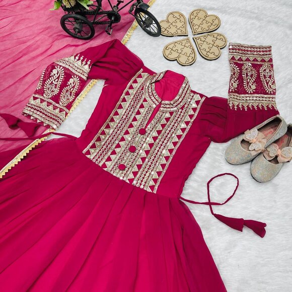 KID GIRL'S DRESS - Picture 9 of 16